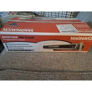 Magnavox MWD7006 DVD Player W/ Original Remote  NEW